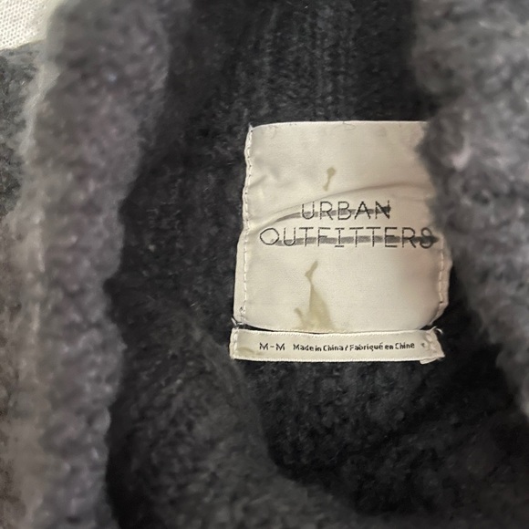 Deep blue sweater - Picture 2 of 2